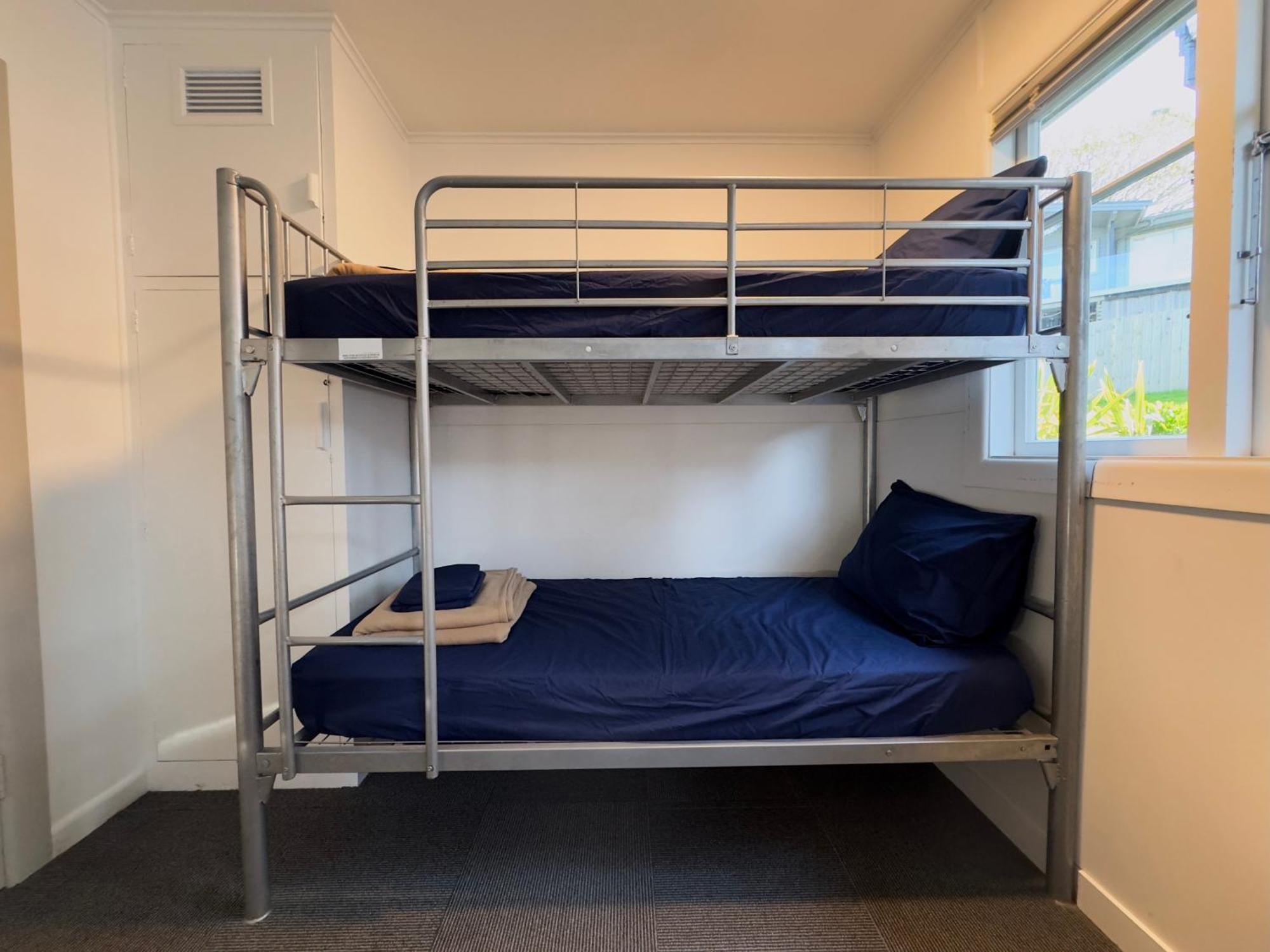 Waiheke Backpackers Hostel Onetangi Екстериор снимка