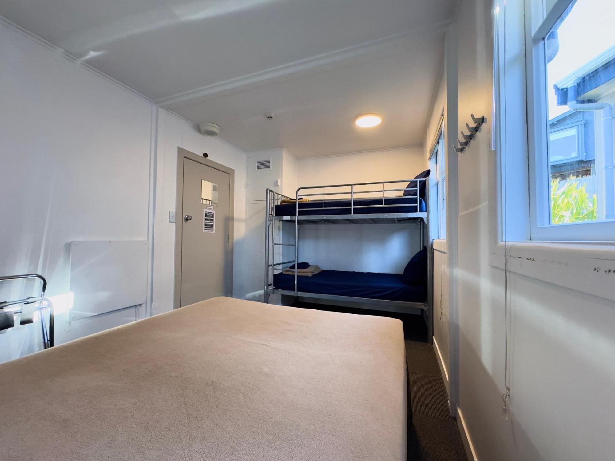 Waiheke Backpackers Hostel Onetangi Екстериор снимка