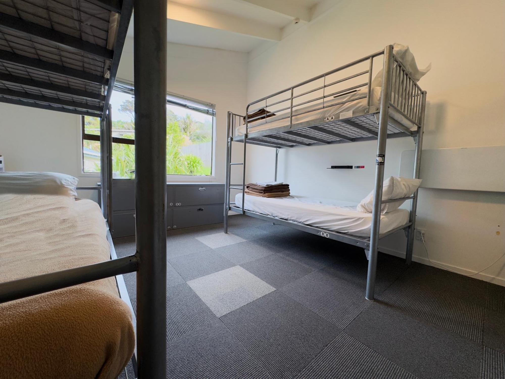 Waiheke Backpackers Hostel Onetangi Екстериор снимка